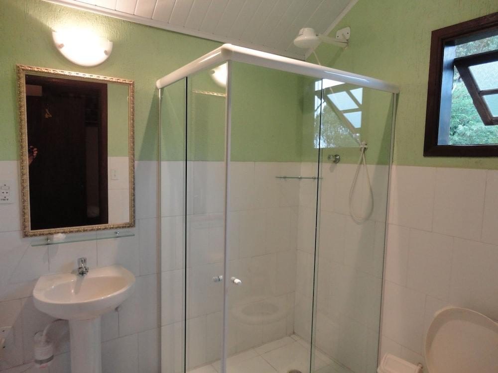 Quebra Nozes Hotel 2*
